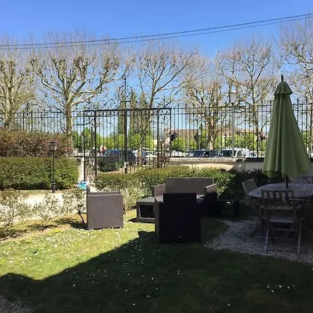 Bel Appart Au Bord De L'Eau Proche Gare Avec Wifi Auxerre Esterno foto