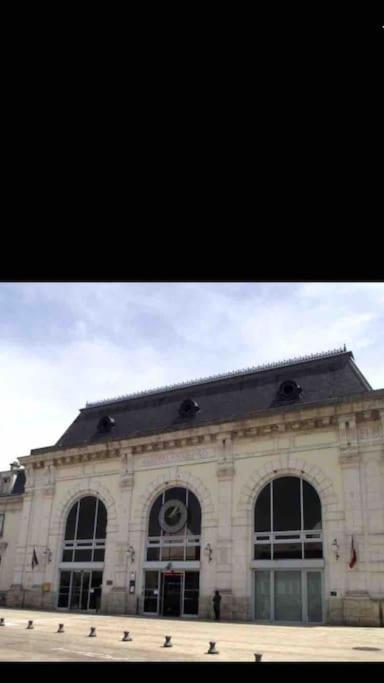Bel Au Bord De L'eau Proche Gare Avec Wifi Appartement Auxerre