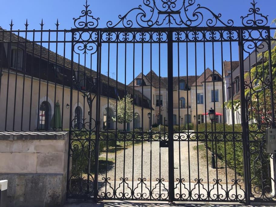 Bel Au Bord De L'eau Proche Gare Avec Wifi Appartement Auxerre